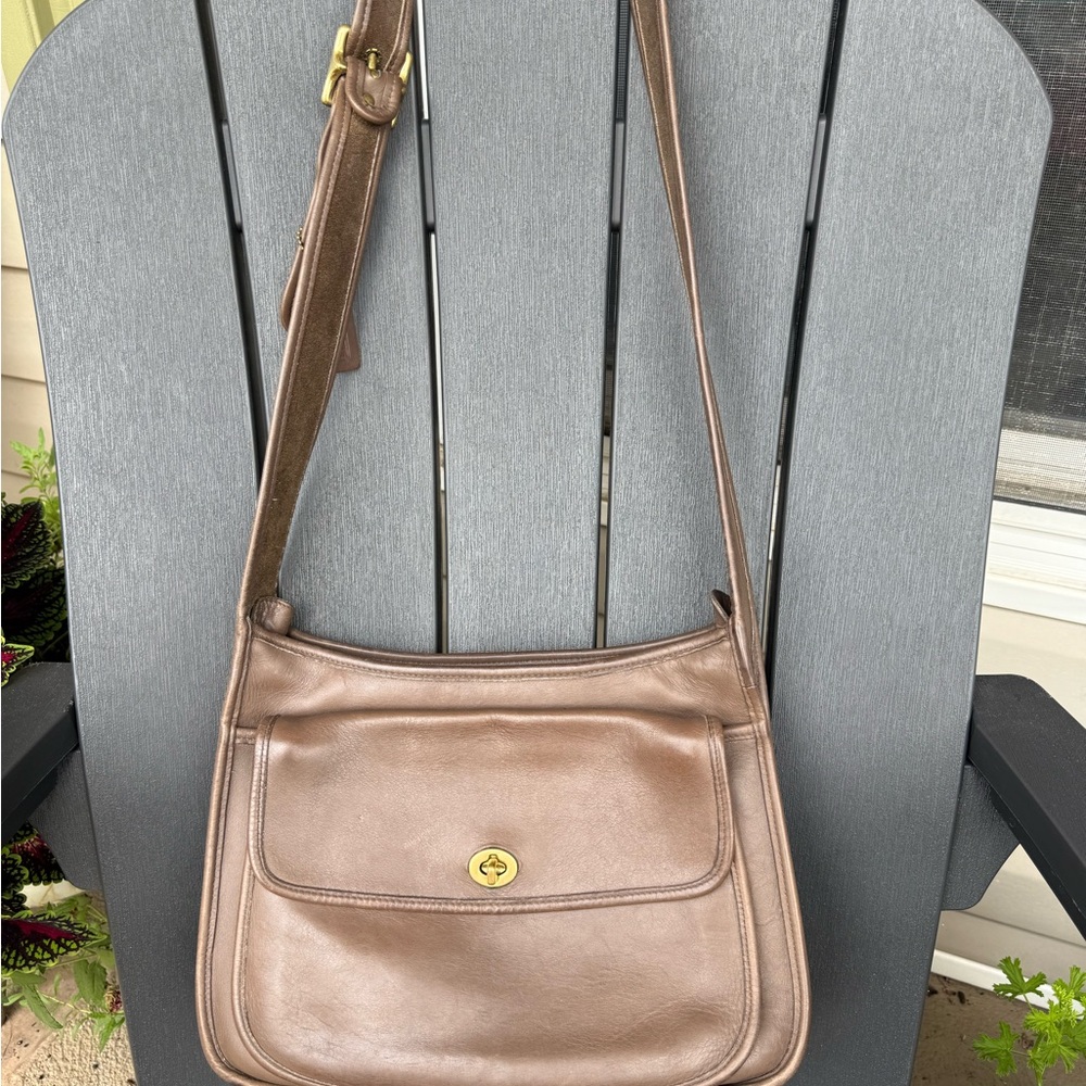 Vintage Coach Taft in Taupe!